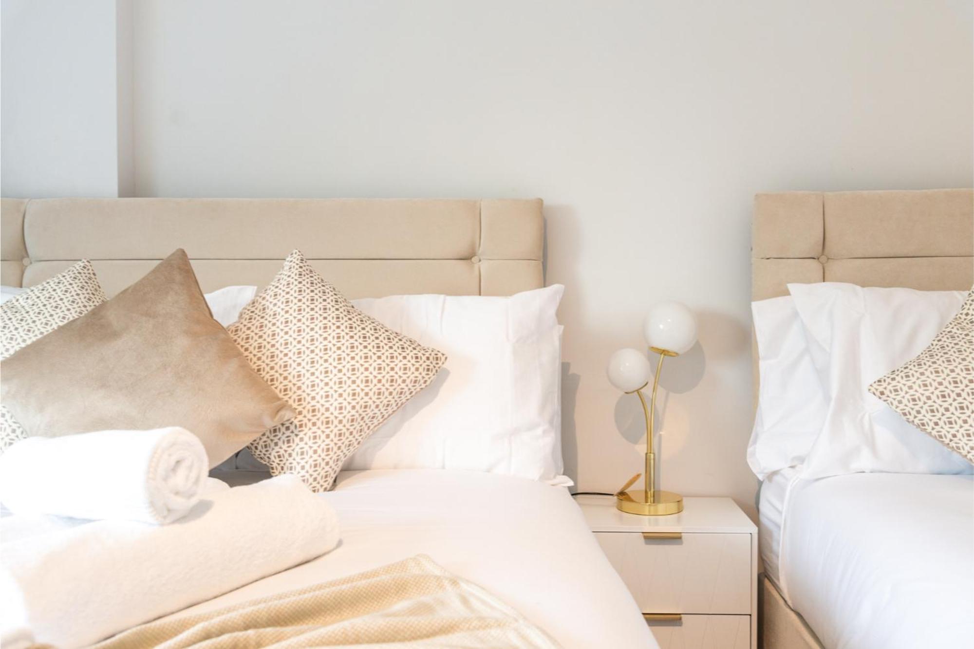 Sweet And Lovely 2Br With Free Parking London Exterior foto