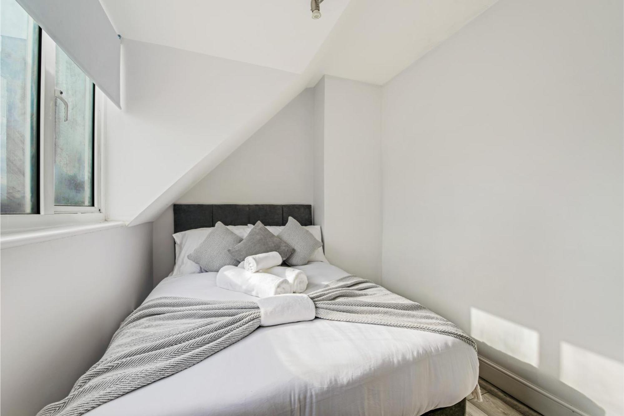 Sweet And Lovely 2Br With Free Parking London Exterior foto