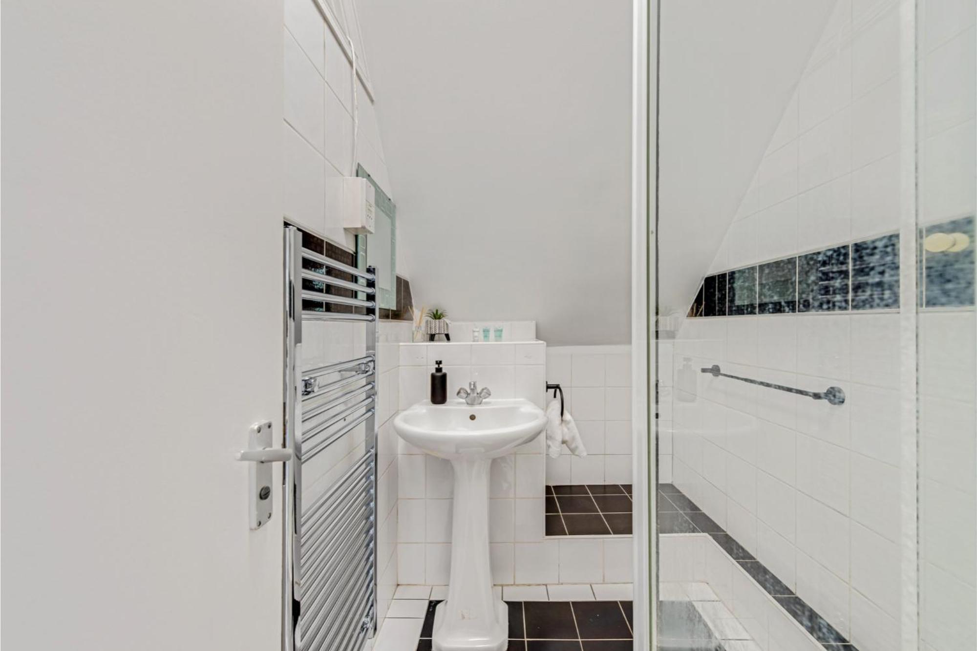 Sweet And Lovely 2Br With Free Parking London Exterior foto